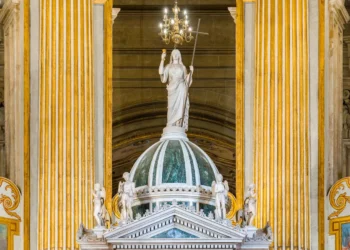 La Catedral de Málaga podrá recuperar la imagen original de su presbiterio