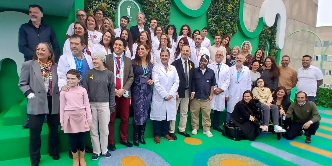 El Materno Infantil de Málaga conmemora el Día Internacional del Cáncer Infantil