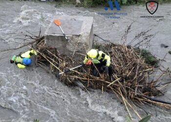 Por tierra, aire y dentro del río Turvilla: sigue la búsqueda de la mujer desaparecida en Sayalonga