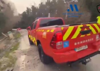 Habilitada una vía para que vehículos de emergencia accedan El Secadero