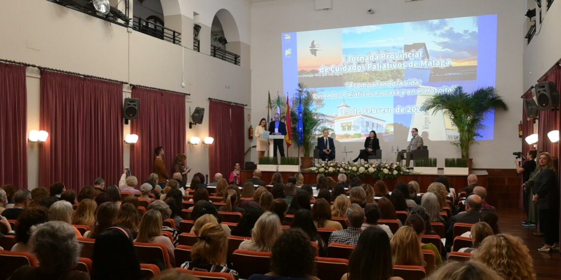 El Clínico de Málaga aborda en una jornada provincial la atención en cuidados paliativos