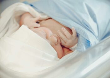 Andalucía registra 60.177 nacimientos y 75.686 defunciones en 2025, un 0,08% y 3,11% más respectivamente que en 2024