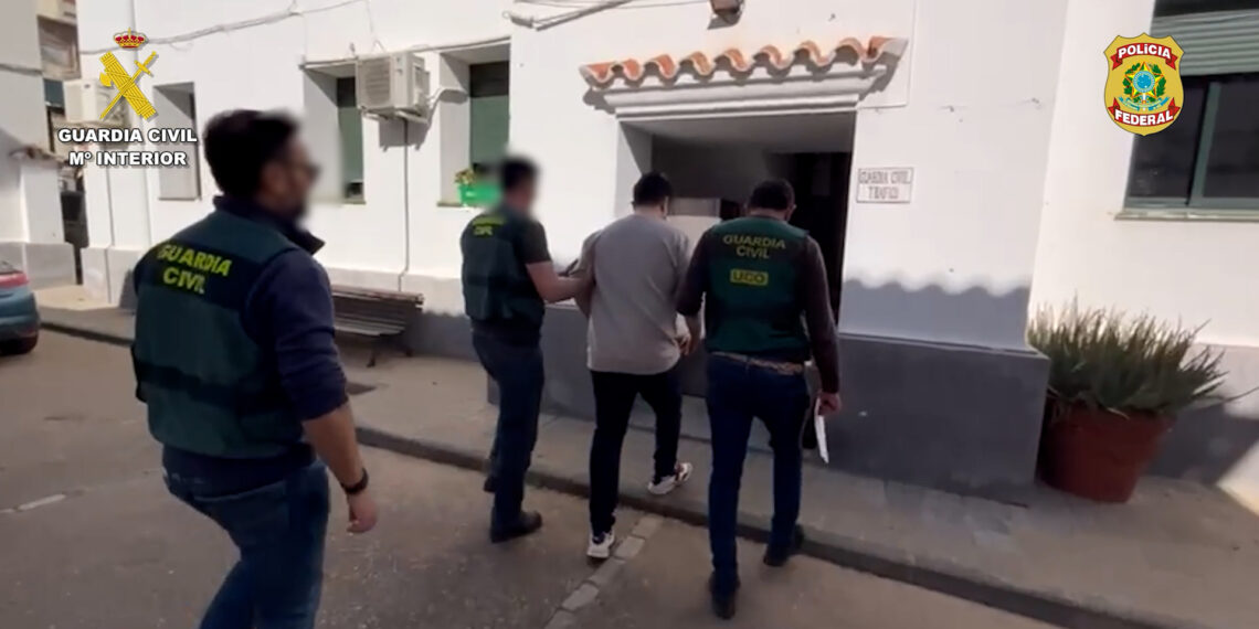 Detenidos dos huidos de la justicia reclamados a nivel internacional en Málaga y Badajoz