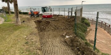 El Ayuntamiento inicia la obras de reparación del tramo del corredor litoral en Punta de la Plata dañado por los efectos de los temporales