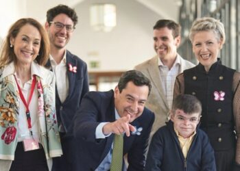 La lucha incansable de Leo, con ‘Piel de Mariposa’, consigue que Andalucía asuma el coste del tratamiento