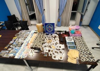 La Policía Local de Mijas detiene a un hombre tras desmantelar un punto de venta de drogas en Riviera del Sol