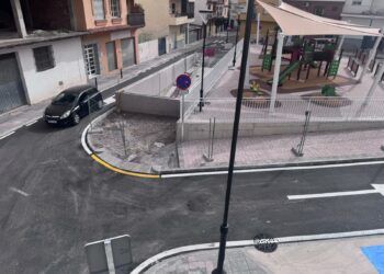 Mijas abre al tráfico los viales y la plaza en superficie del aparcamiento de Los Santos