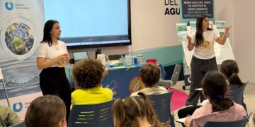 Aguas de Torremolinos inicia las sesiones de Aqualogía, su programa de concienciación ambiental