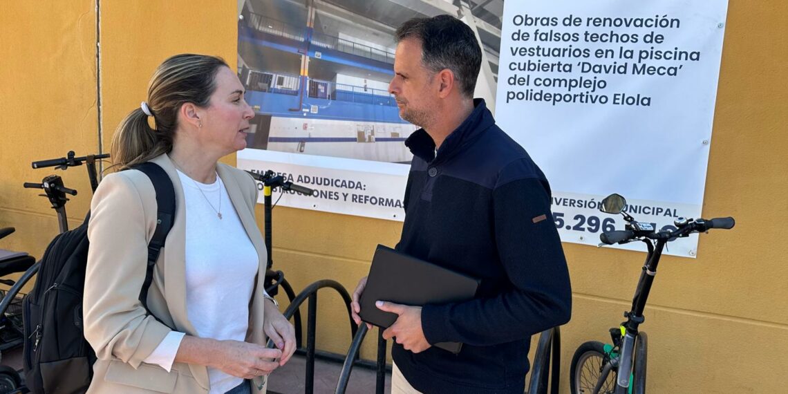 El Ayuntamiento de Fuengirola renueva los falsos techos de los vestuarios de la Piscina Municipal David Meca