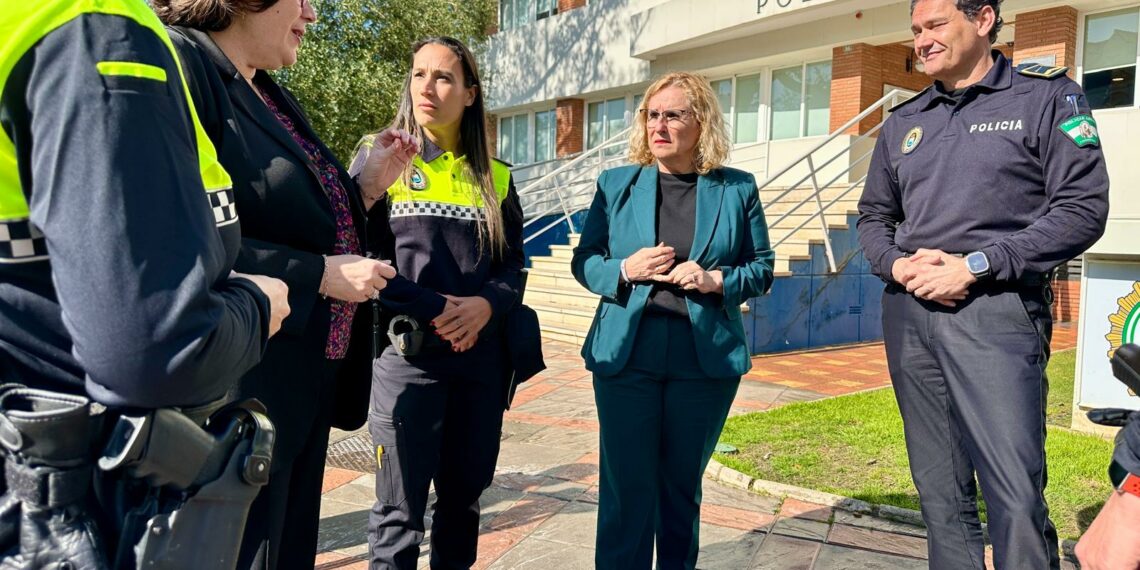 La Policía Local de Fuengirola mantiene activa la vigilancia sobre 67 mujeres víctimas de violencia machista mediante el sistema VioGen