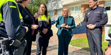 La Policía Local de Fuengirola mantiene activa la vigilancia sobre 67 mujeres víctimas de violencia machista mediante el sistema VioGen