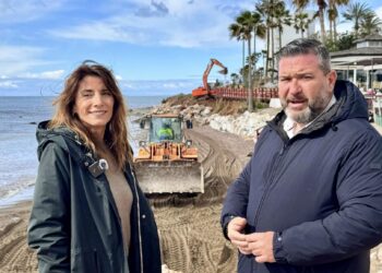 Mijas ejecuta ya la obra de reconstrucción del tramo de Senda Litoral en El Capricho derribado por los temporales