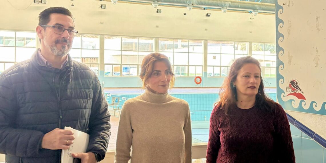 El Ayuntamiento de Mijas acelera la reforma de las cubiertas de la piscina y el pabellón deportivo de Las Lagunas por 1,2 millones
