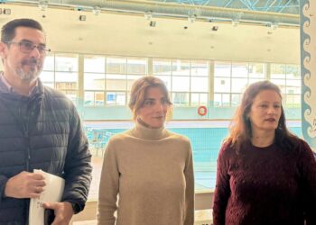 El Ayuntamiento de Mijas acelera la reforma de las cubiertas de la piscina y el pabellón deportivo de Las Lagunas por 1,2 millones