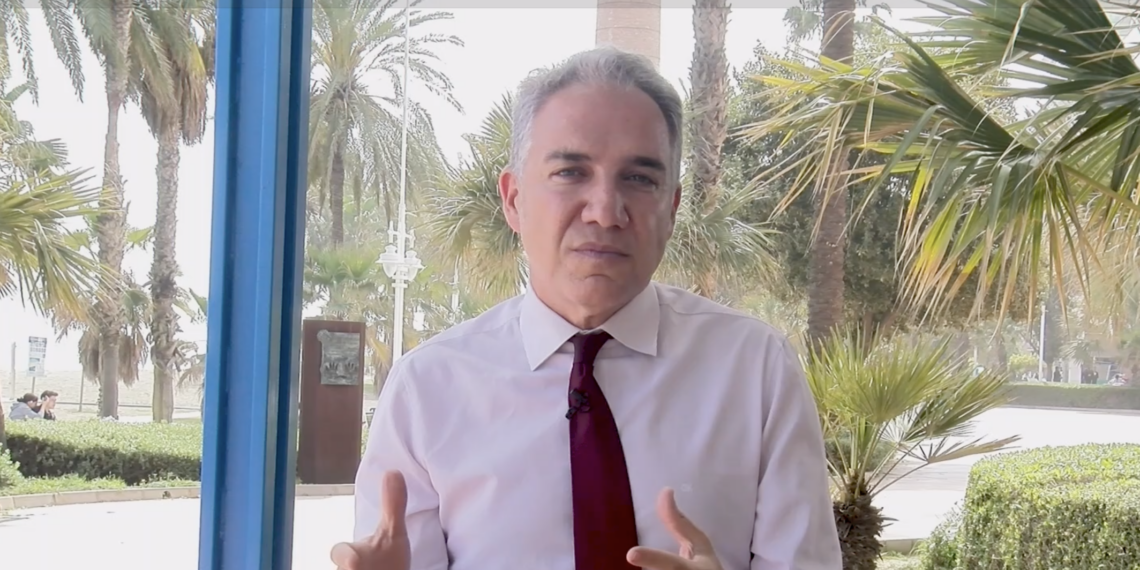 Bendodo pide al Gobierno la creación de un puente aéreo entre Málaga y Madrid para paliar los efectos de la supresión de la línea directa de AVE