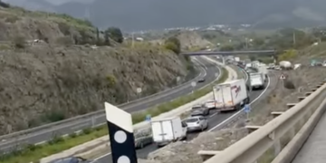 Un incidente a la altura de La Cala provoca más de 10 kilómetros de retenciones en la A-7