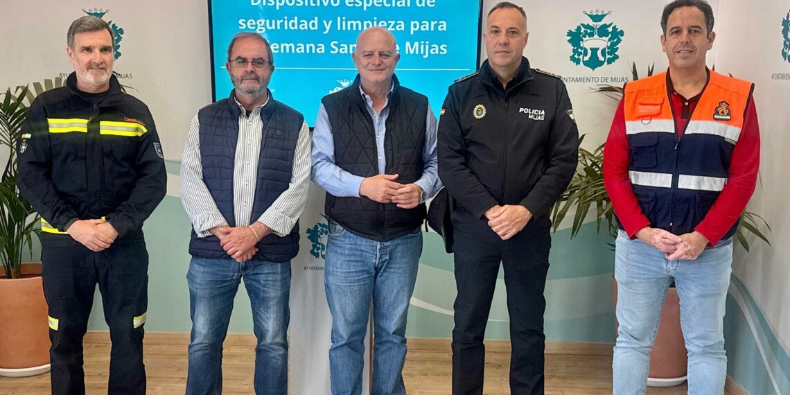 Mijas refuerza seguridad, movilidad y limpieza con un dispositivo especial para la Semana Santa y autobús lanzadera