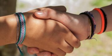 Mejoras en las zonas de ejercicio al aire libre del paseo marítimo con nuevas máquinas biosaludables en las playas del Ancón, Casablanca y Nagüeles