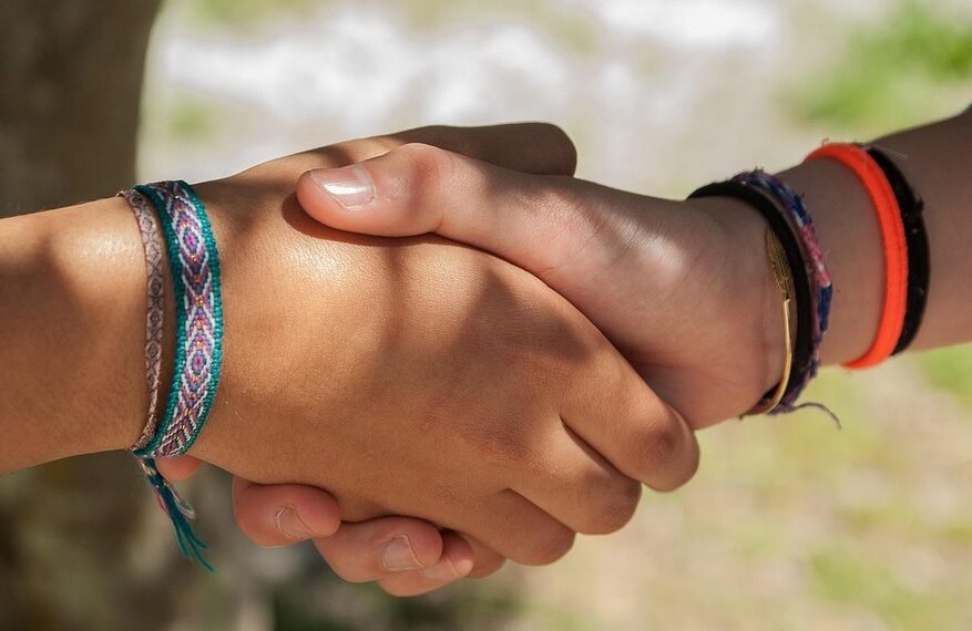 Mejoras en las zonas de ejercicio al aire libre del paseo marítimo con nuevas máquinas biosaludables en las playas del Ancón, Casablanca y Nagüeles