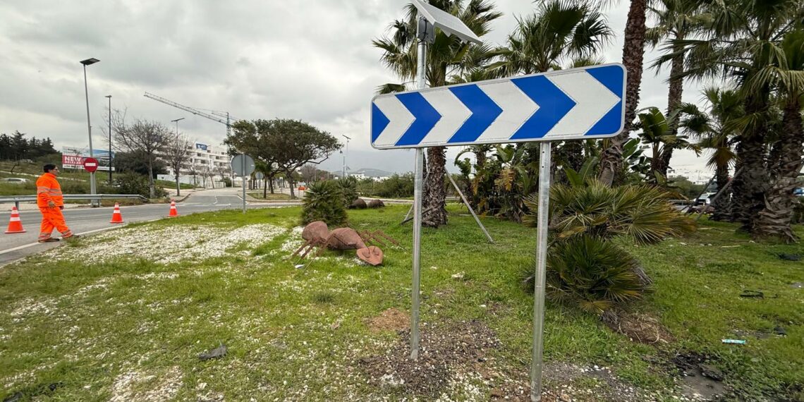 Finalizan los trabajos de mejora en la seguridad de la rotonda de ‘Las Hormigas’, en la A-7, a la altura de Arroyo Vaquero