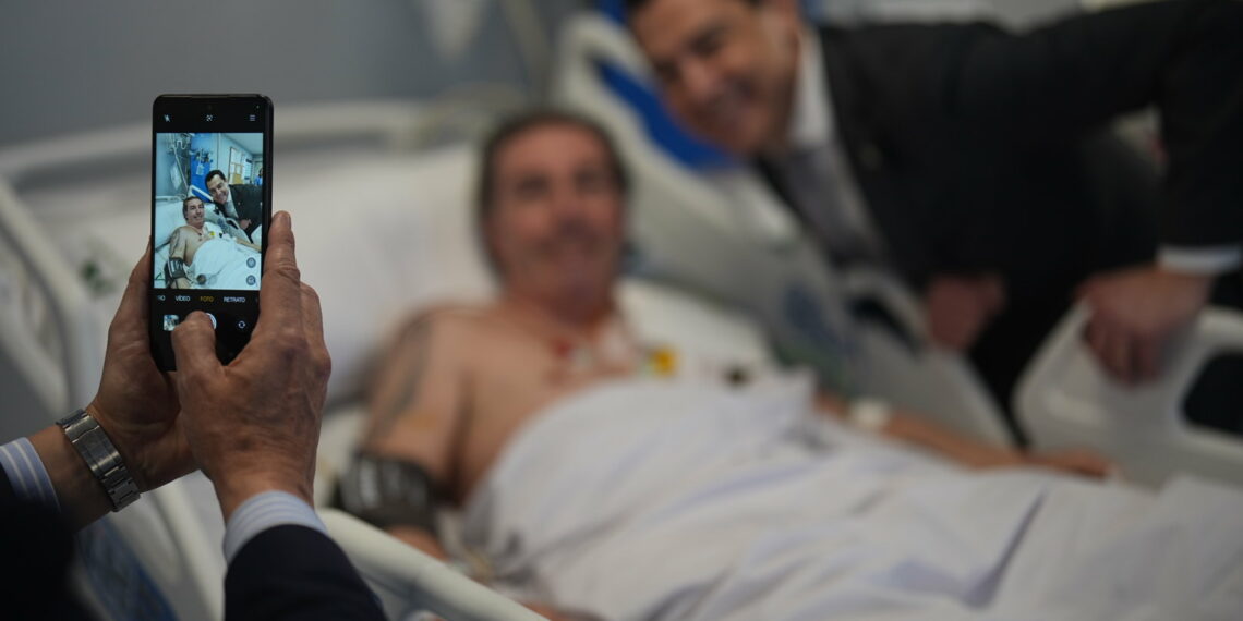 Moreno anuncia wifi «gratis, de calidad y sin límite de tiempo» en todos los hospitales públicos andaluces