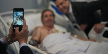 Moreno anuncia wifi «gratis, de calidad y sin límite de tiempo» en todos los hospitales públicos andaluces