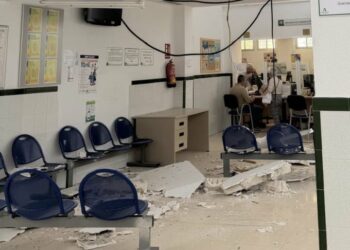 Cae parte del techo de una sala de espera del centro de salud de San Miguel en Torremolinos