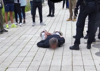 Detienen a un hombre tras intentar secuestrar a una niña de 5 años en el mercadillo de Fuengirola