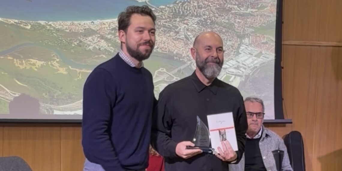 El periodista malagueño Juan Gaitán: «Importa qué se dice pero también cómo se dice»