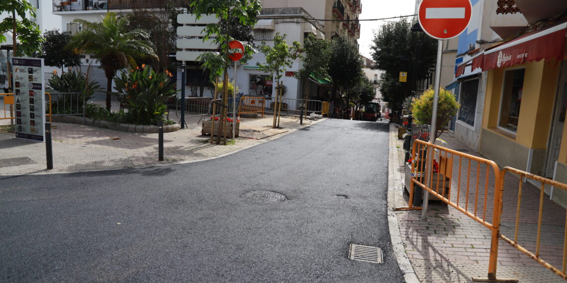 Continúan los trabajos de aplantillado del asfaltado en Huerta Chica y Castillejos el próximo lunes para garantizar su calidad