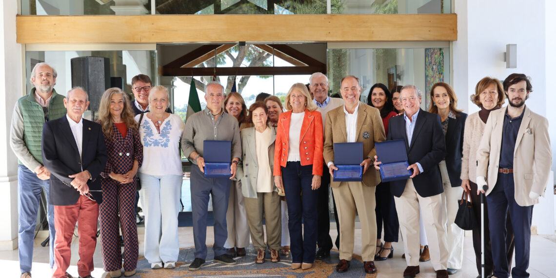 Muñoz subraya el carácter visionario y la contribución de los impulsores del club de golf Aloha