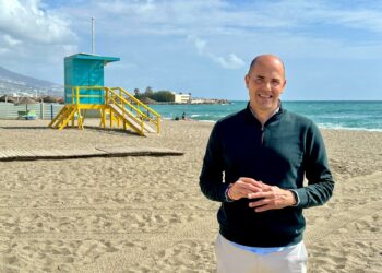 El Ayuntamiento de Fuengirola refuerza el servicio de limpieza en Semana Santa con un dispositivo especial de 66 operarios