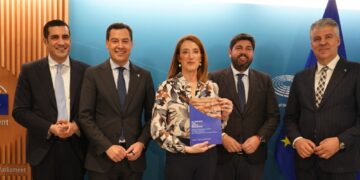 Moreno pide gestionar los fondos para la recuperación de Andalucía: «Son fundamentales para nosotros»