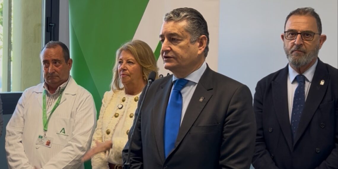 El consejero andaluz de Sanidad acusa a la ministra de «dejación de responsabilidad» por la huelga de los médicos