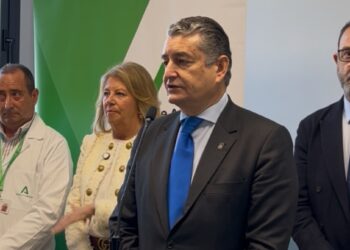 El consejero andaluz de Sanidad acusa a la ministra de «dejación de responsabilidad» por la huelga de los médicos