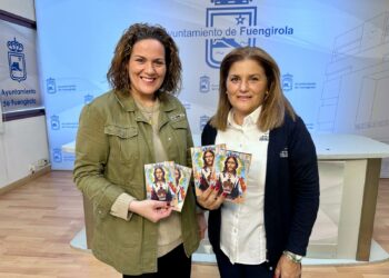 Fuengirola pone a disposición de los vecinos guías de bolsillo con toda la información sobre la Semana Santa de Fuengirola