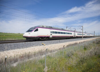 Aehcos alerta de impacto económico y en empleo que provocará retraso en recuperación de AVE