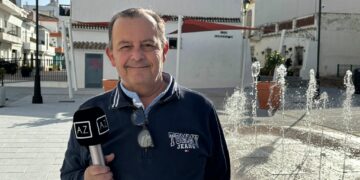 Juan Oliva, autor del cartel de la Semana Santa de Manilva 2026: “La IA no tiene alma, y el arte tiene que salir del alma”