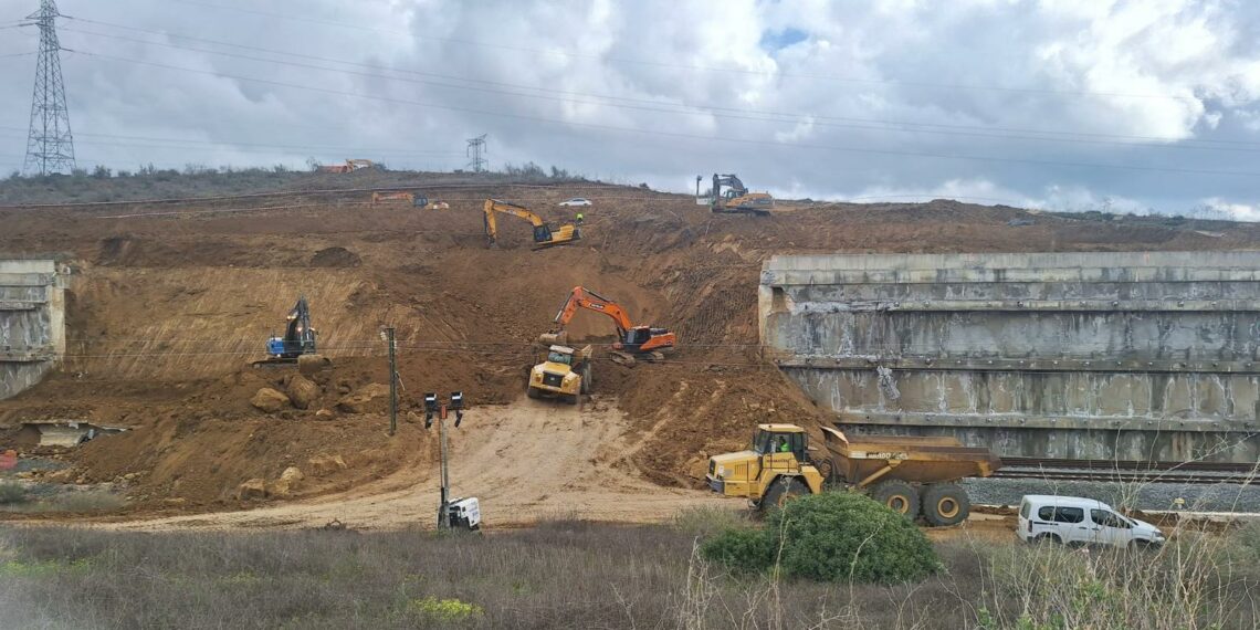 Batacazo para la Costa del Sol que asumirá pérdidas de hasta 1.300 millones de euros al quedarse sin AVE en Semana Santa