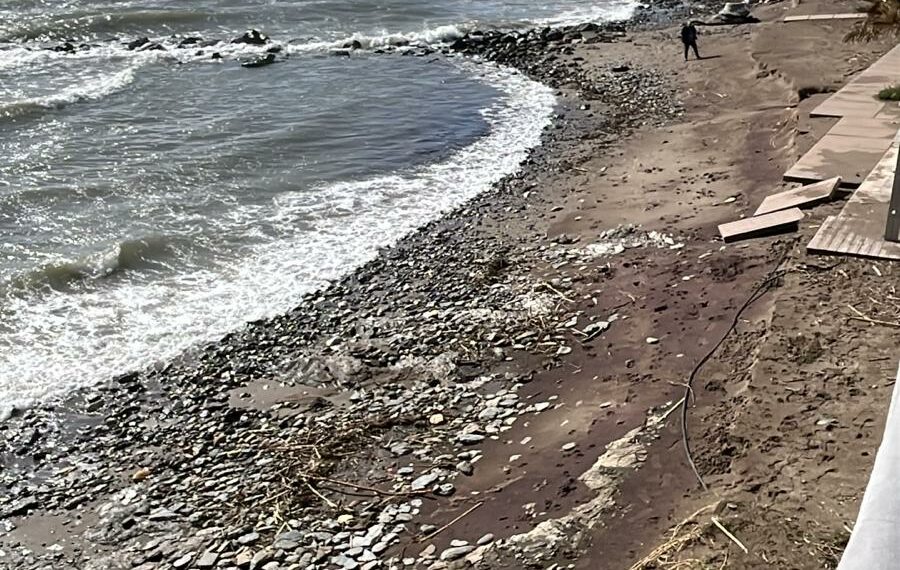 La alcaldesa de Mijas señala el perjuicio a la economía por el parón de la alta velocidad y urge al Gobierno de España a acortar plazos