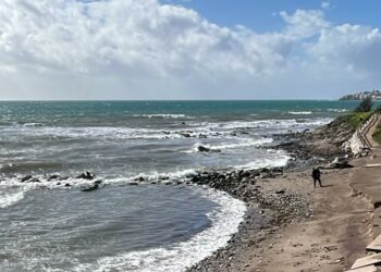 La alcaldesa de Mijas señala el perjuicio a la economía por el parón de la alta velocidad y urge al Gobierno de España a acortar plazos