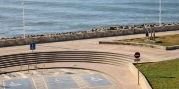 Un ladrón deja en coma a un hombre tras clavarle un cuchillo en la cabeza en Guadalmar