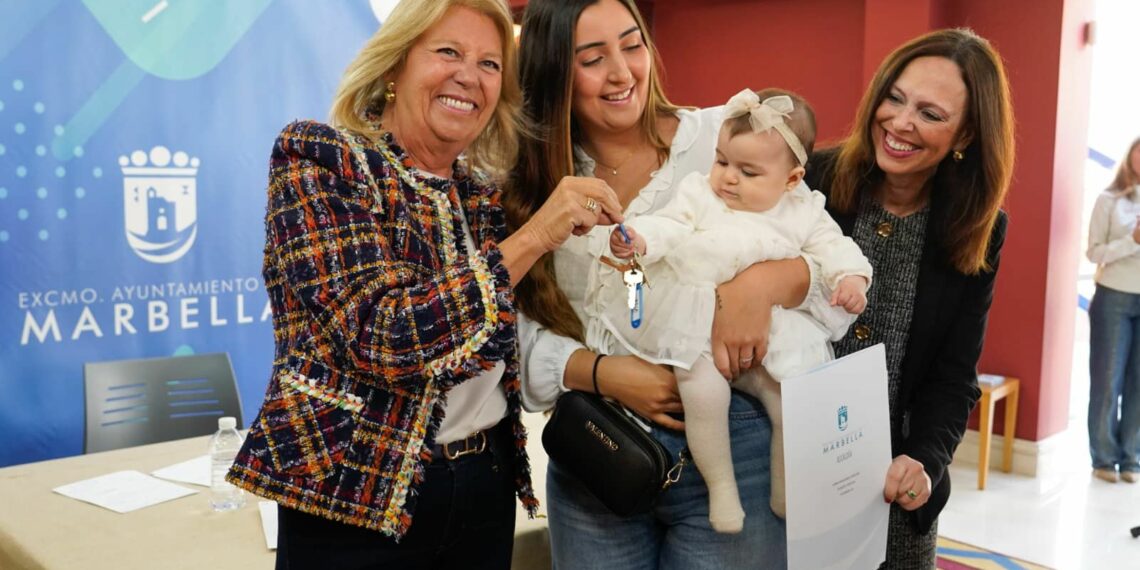 La Junta entrega 18 viviendas protegidas para jóvenes en la antigua Escuela de Idiomas de Marbella