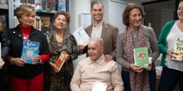 Inaugurado un nuevo punto de lectura en el Centro de Participación Activa Anica Torres de Benalmádena