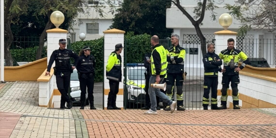 Benalmádena realiza un simulacro de evacuación general en el Centro Ocupacional para reforzar la seguridad