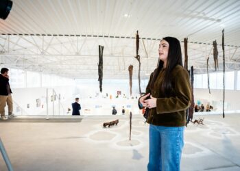 Una veintena de artistas contemporáneos se dan cita en Torremolinos “para ver el mar”