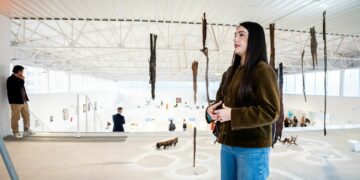 Una veintena de artistas contemporáneos se dan cita en Torremolinos “para ver el mar”