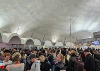 Ana Blanco, vecina de Benalmádena atrapada en Sharjah: «Empujones, pisotones… era desesperante»