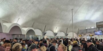 Ana Blanco, vecina de Benalmádena atrapada en Sharjah: «Empujones, pisotones… era desesperante»