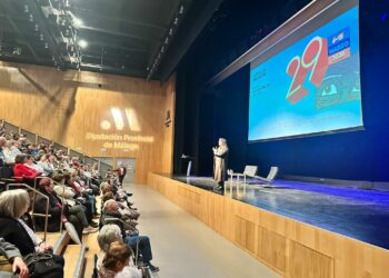 Casi 800 mayores de la provincia disfrutan en el auditorio Edgar Neville del cinefórum sénior con motivo del Festival de Málaga